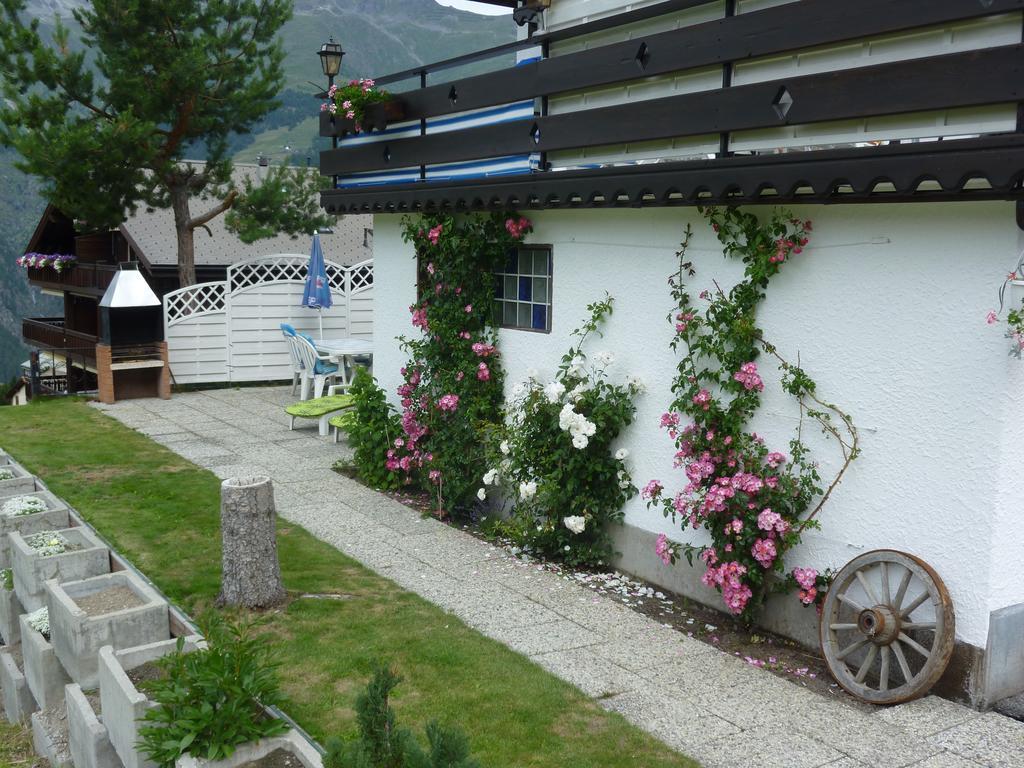 Ferienwohnung Edelweiss Grächen Szoba fotó